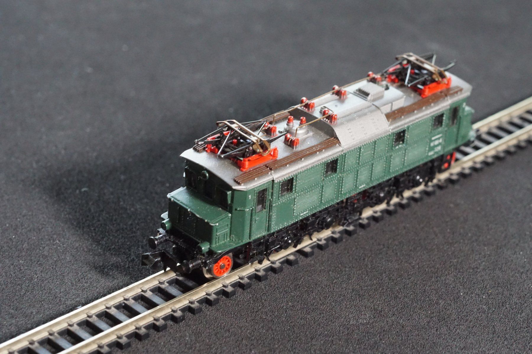 Modellini di ferrovie: DB BR 117 120-6 grün Spur N – Usato da Gränichen venduto da iknow 7