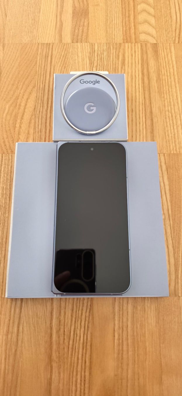 Google Telefoni cellulari / Smartphones: Google Pixel 10 Pro Fold / 256 GB, Moonstone, 6.40" – Usato da Zweidlen venduto da Blace 1