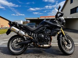 Triumph Tiger 800 – 24'000 km – Service soupapes OK – Arrow