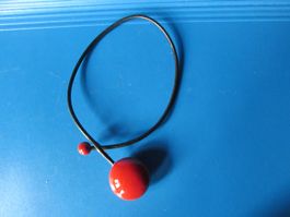 Collier unique d'été! Rouge, avec boule et fil noir