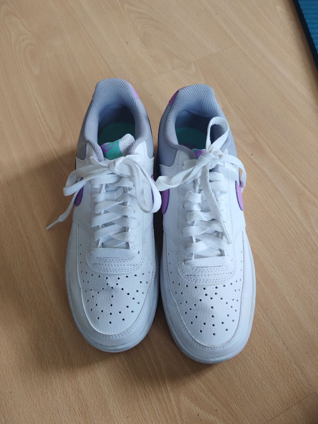 Nike Scarpe da donna: Baskets Nike- taille 39 - comme neuves! – Nuovo (secondo la descrizione) da Neuchâtel venduto da Nadia2981 1