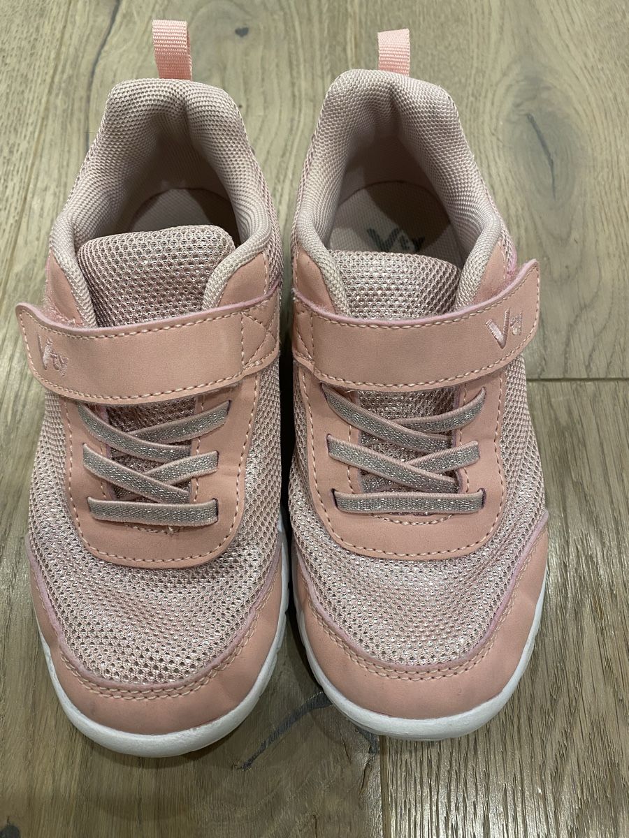 Scarpe per ragazze: Hallenschuhe Grösse 30 – Usato da Lachen/SZ venduto da Flower2