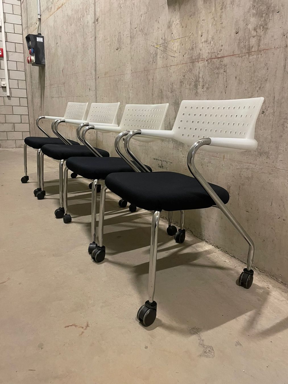 Vitra Sedie: Vier Vitra Visaroll Stühle - Fast neu – Nuovo (secondo la descrizione) da Zürich venduto da per_wv2b 5