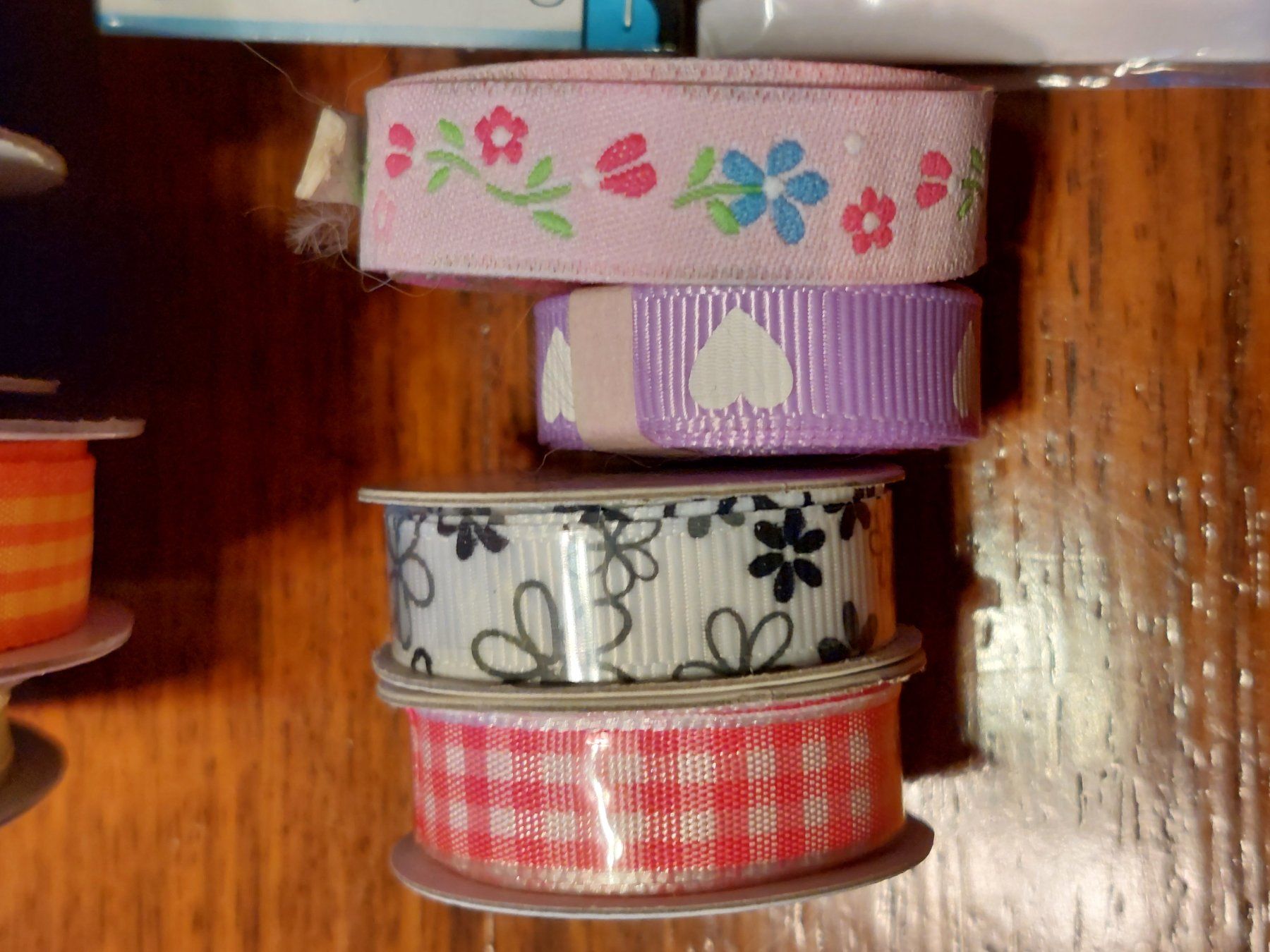 Tessuti: Lot de rubans variés en polyester pour vos créations – Usato da Lengnau BE venduto da Madame-Minouche 3
