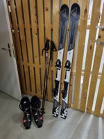 Skiset mit Stöcken und Skischuhen gebraucht