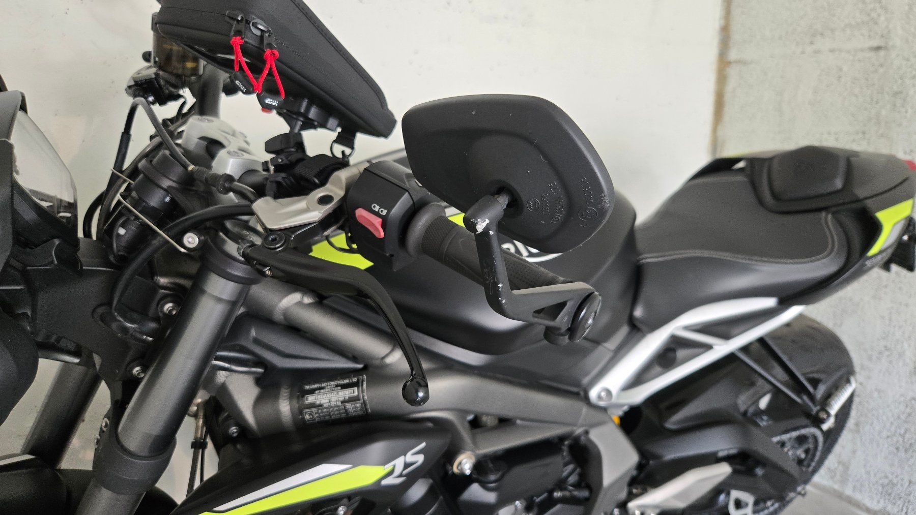 Triumph Route: Street Triple RS – D'occasion à Gland par jes_vdt8 1