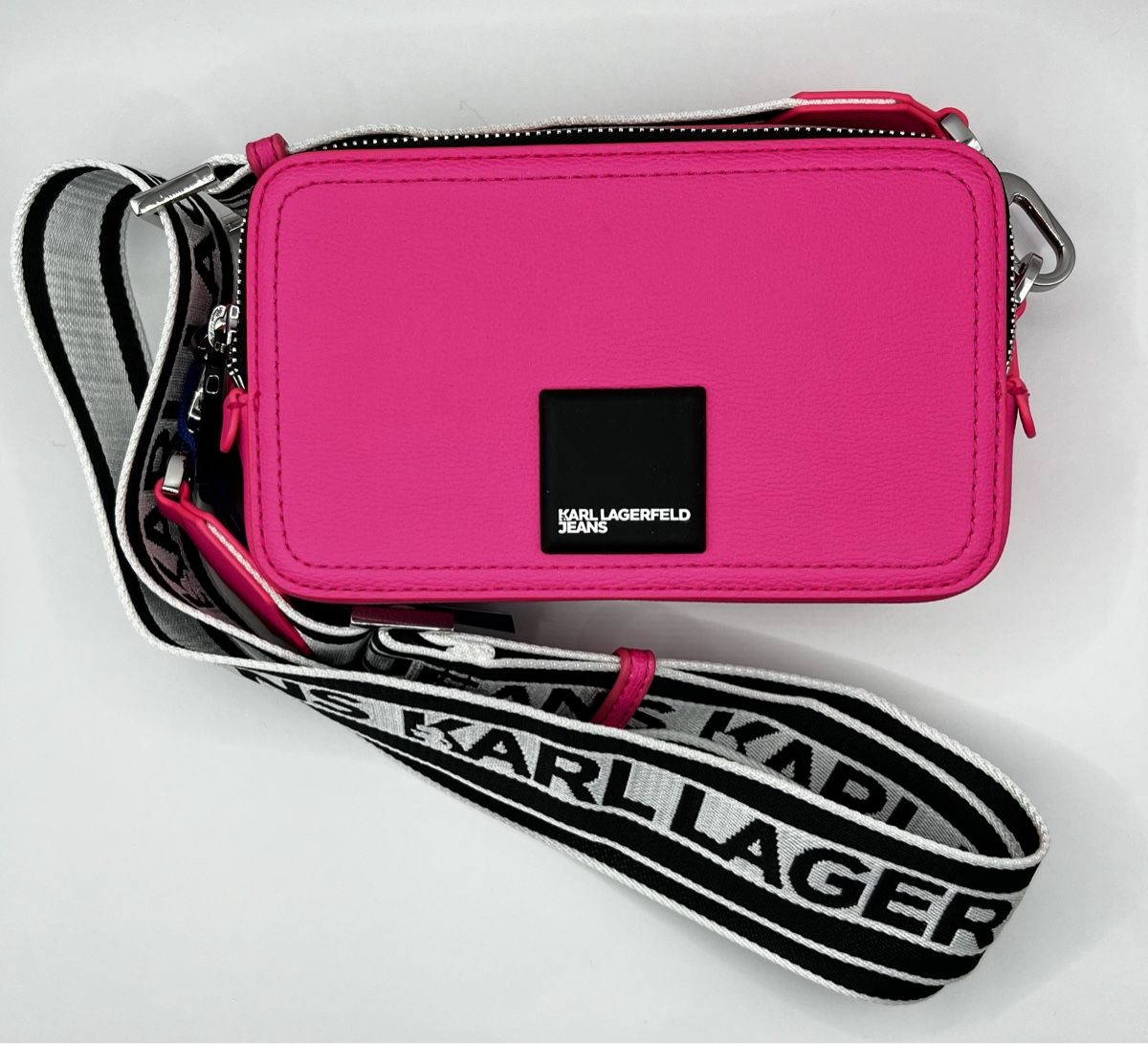 Karl Lagerfeld Borse da donna: KARL LAGERFELD JEANS Tech Leather Camera Bag Patch J139 – Nuovo e nell'imballaggio originale da Oberaach venduto da Dandy2021 4