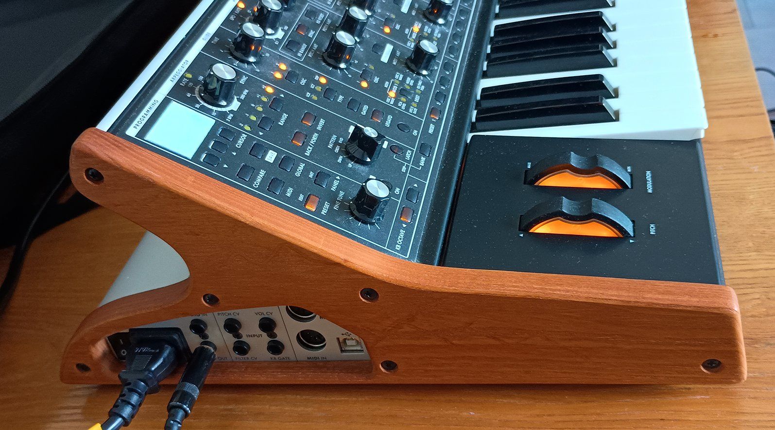 Moog Instruments de musique: Moog Sub 37 - Tribute – D'occasion à Sierre par bolla_sapone 1