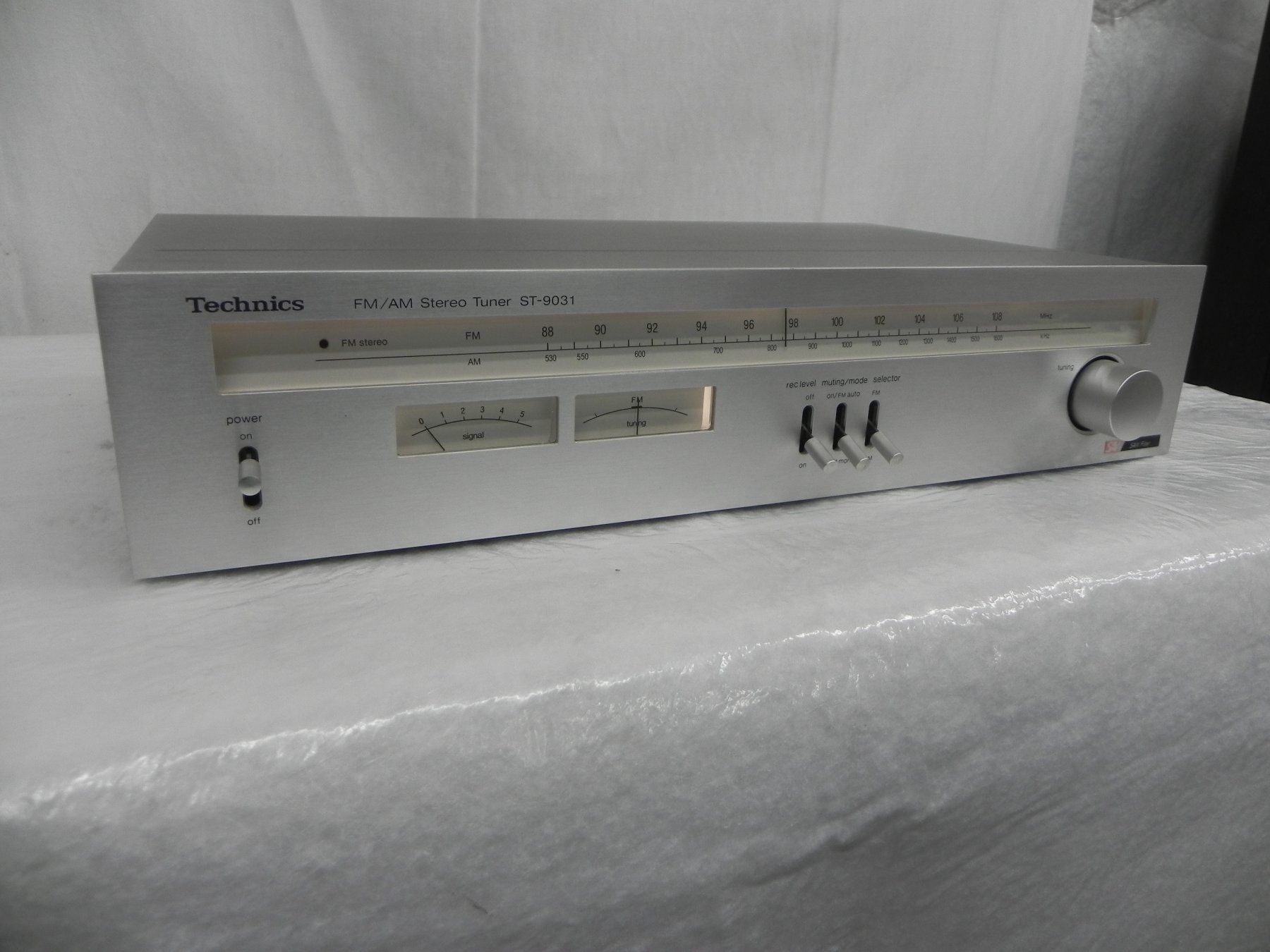 Technics Radio: Technics Tuner ST-9031 Revidiert Total Liquidation – Usato da Basel venduto da Life-Style-Art 5