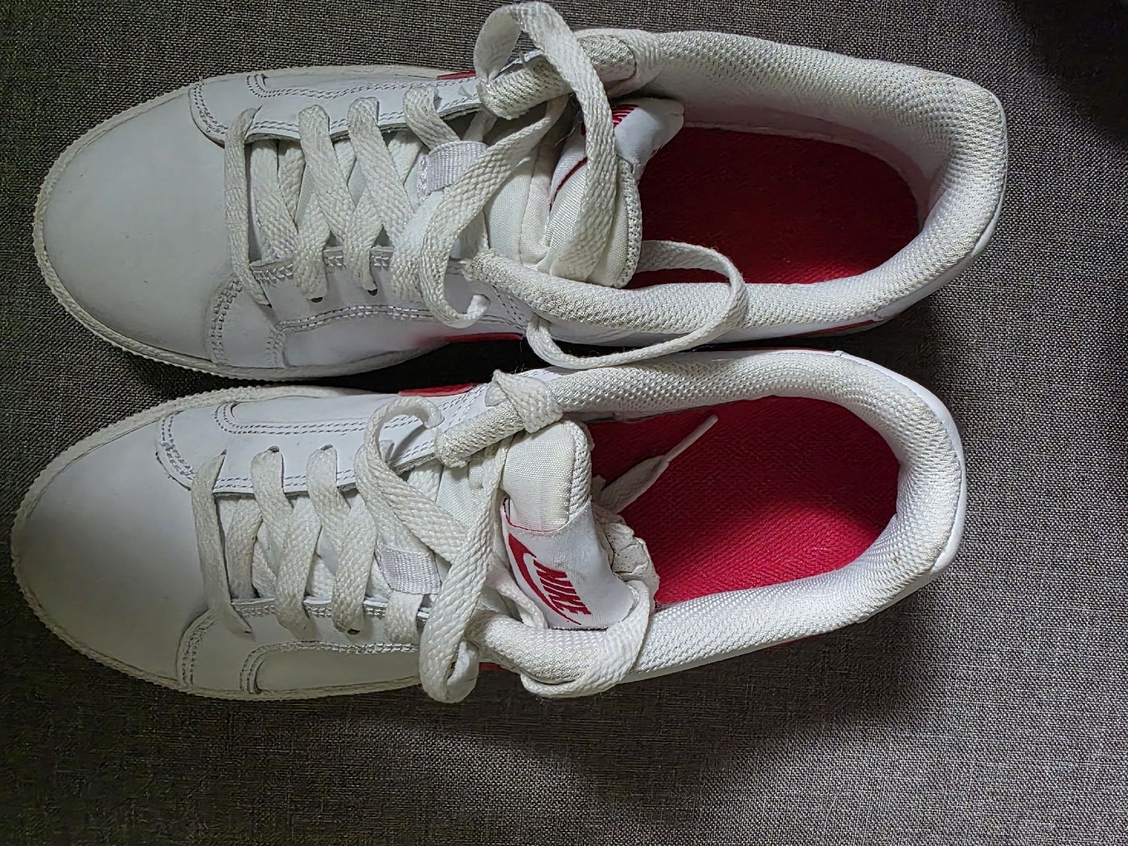 Nike Chaussures femmes: Sneaker von Nike – D'occasion à Malix par Max05