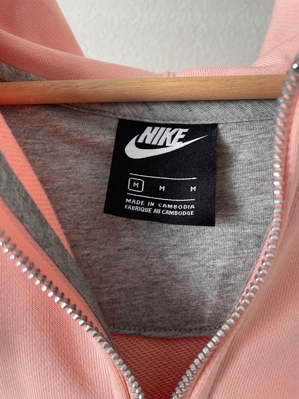 Nike Pullover & Sweatshirts: Nike zip hoodie rosa – Neu (gemäss Beschreibung) aus Lengnau AG von AJ2001 2