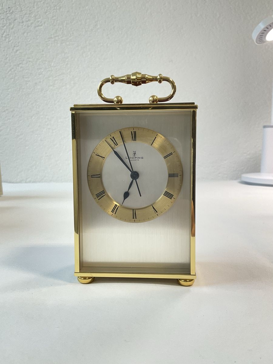 Stand- & Wanduhren: Pendulette de table, Looping new old stock avec boîte  – Gebraucht aus Malleray von Robot12