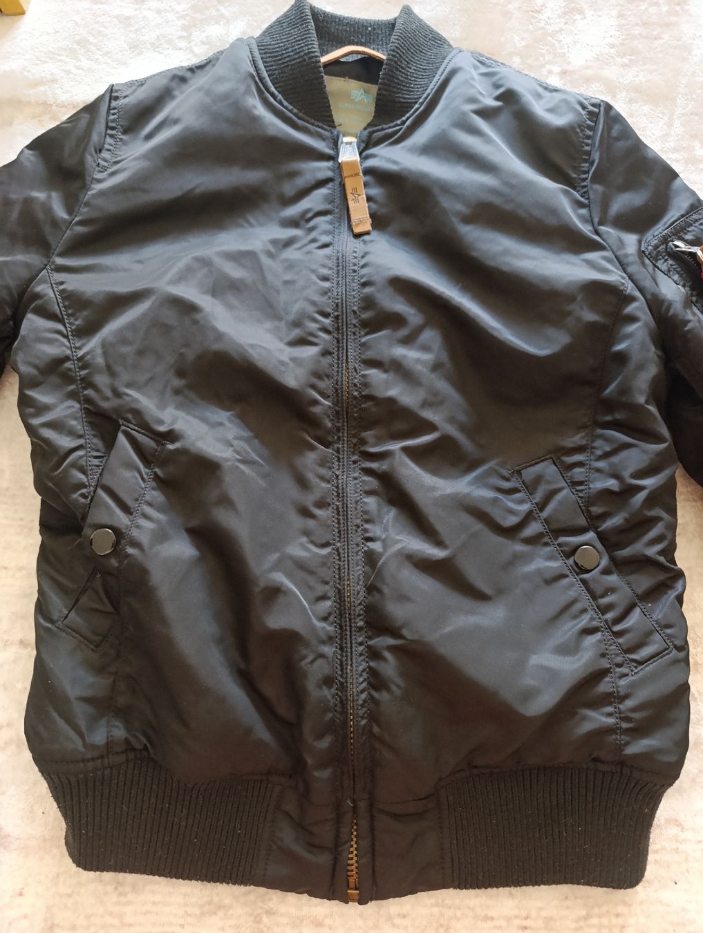 Alpha Industries Vestes: Alpha Industries Bomberjacke schwarz Grösse S  – Neuf (Voir description) à Waltenschwil par Bodensee84 3