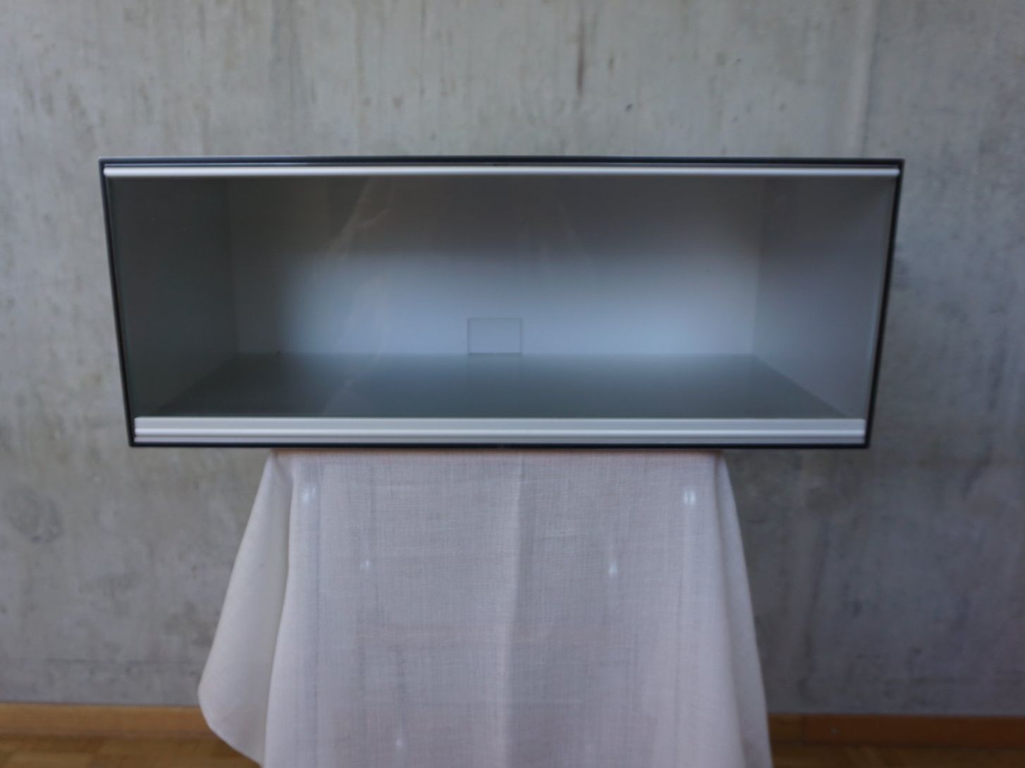 Vetrine: Vitrine Venus Box Hutter – Nuovo (secondo la descrizione) da Giswil venduto da sowo60