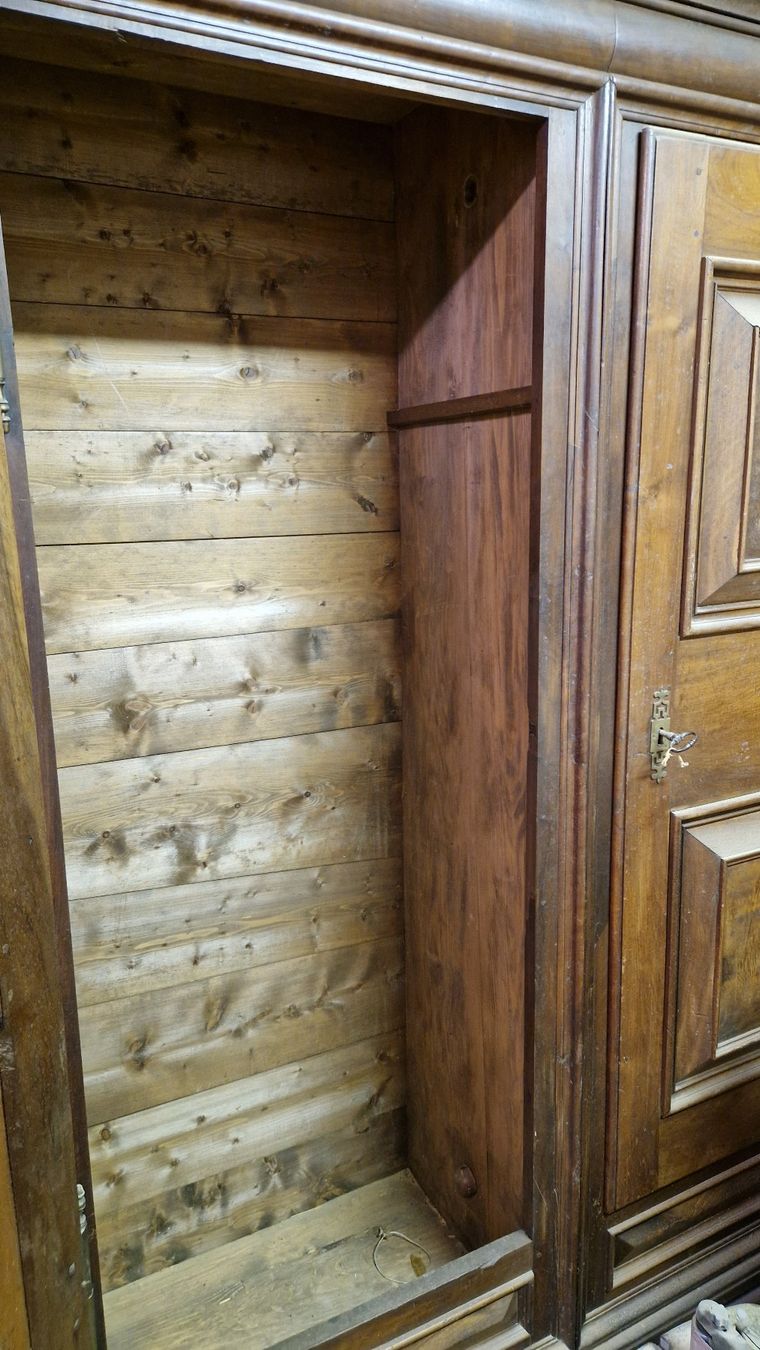 Armadi: Armoire ancienne non restaurée – Usato da Biel/Bienne venduto da r_dedo 3