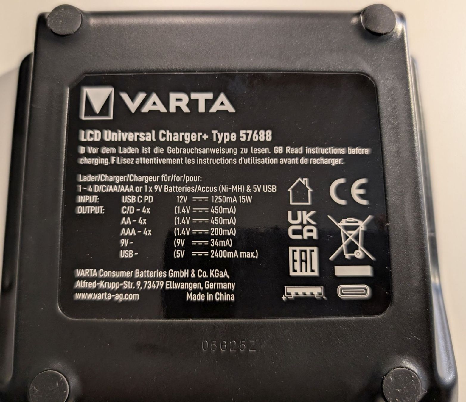 Varta Akkus & Batterien: Varta LCD Universal Charger+ Type 57688 – Gebraucht aus Zürich von FloLer 1