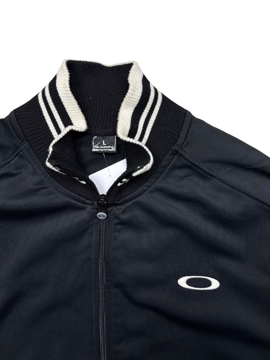 Oakley Jacken: Tracktop Oakley – Gebraucht aus Lausanne von Histoiredesapes 1