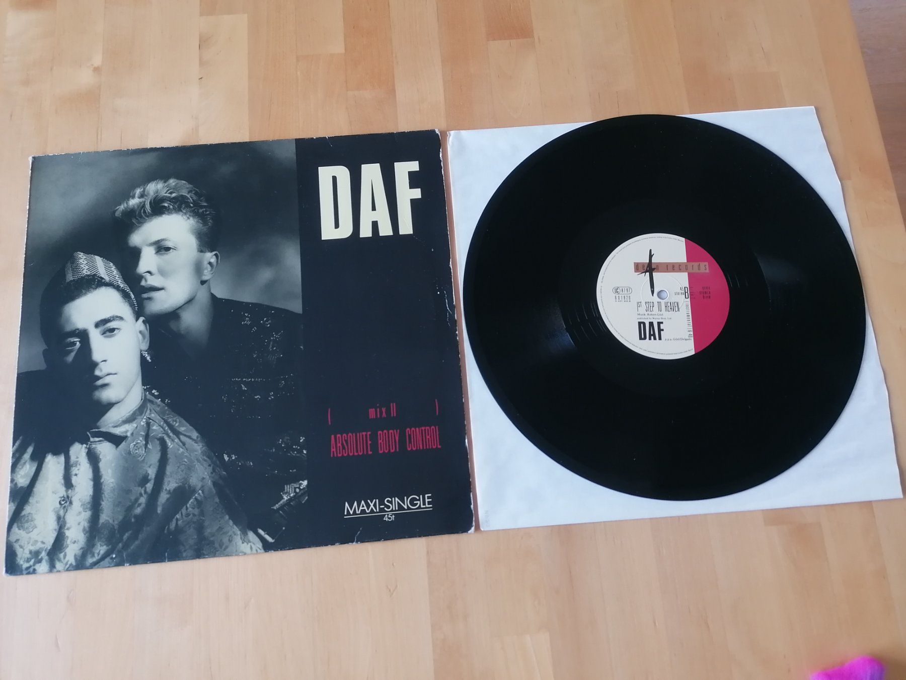 Vinyles: DAF – Absolute Body Control (Mix II) – D'occasion à Emmenbrücke par WintoWin