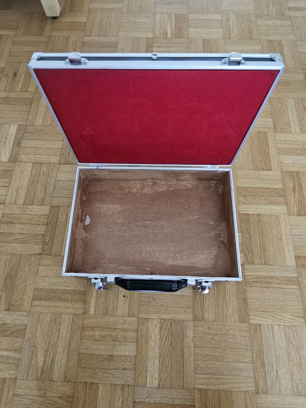 Reisekoffer: Koffer mit Einlagen – Gebraucht aus Orpund von B-boy81 2