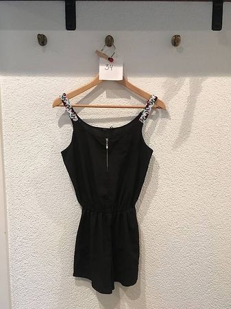 schwarzes one piece (kurze Hose/Shorts/T-Shirt/Top)
