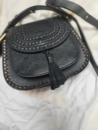 Schwarze Chloé hudson Umhängetasche mit Nieten, Top Zustand!