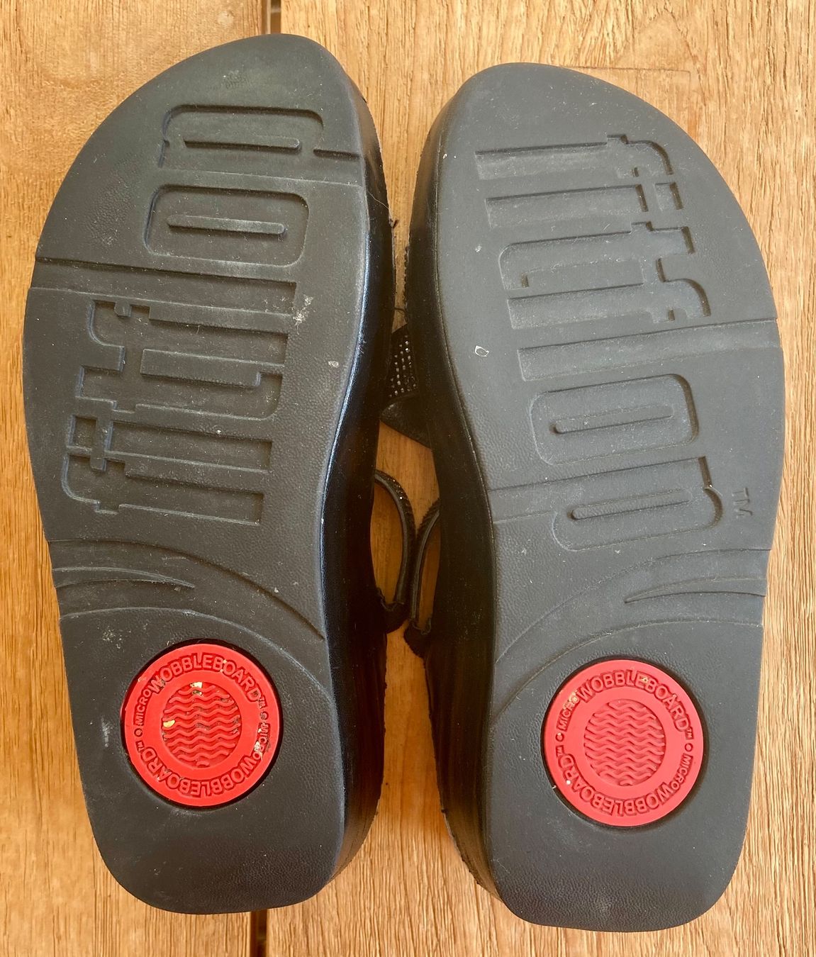 Fitflop Damenschuhe: FitFlop Sandalen schwarz 36 Strass – Gebraucht aus Widnau von Imani 1
