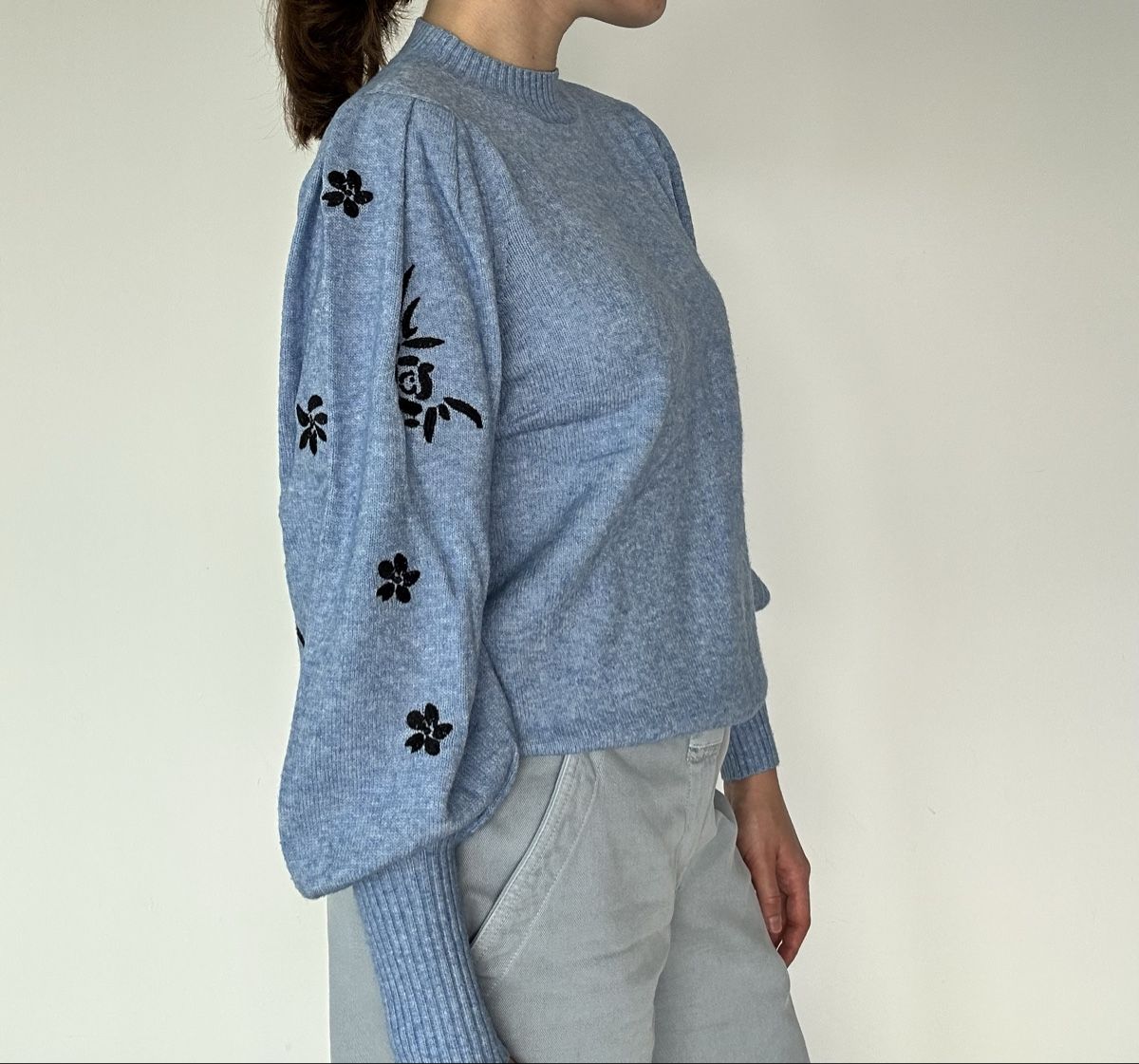 Only Maglioni & Felpe: ONLY Pullover mit Blumenstickerei Grösse M – Usato da Uzwil venduto da Zhenia17 2