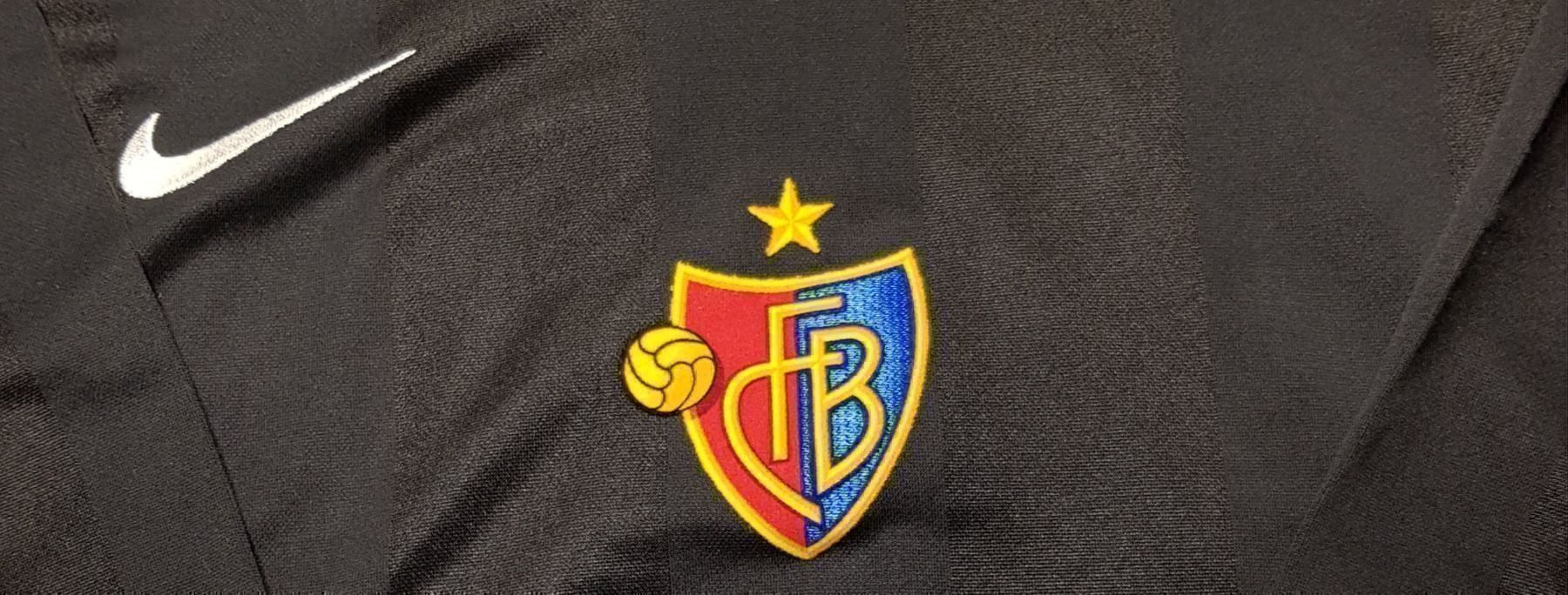 Nike Canottiere & Pantaloni: FC Basel Trikot 2005/2006 sehr selten – Nuovo (secondo la descrizione) da Emmenbrücke venduto da Herzog07 3