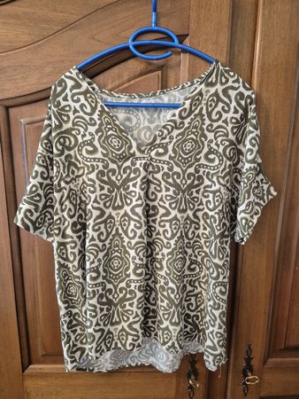 Sommerliches Set: Shirt & Hose mit Muster, Grösse M