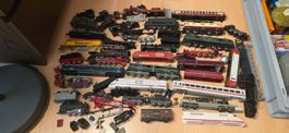 Modelleisenbahn Loks Waggons Konvolut Etsazteile HO
