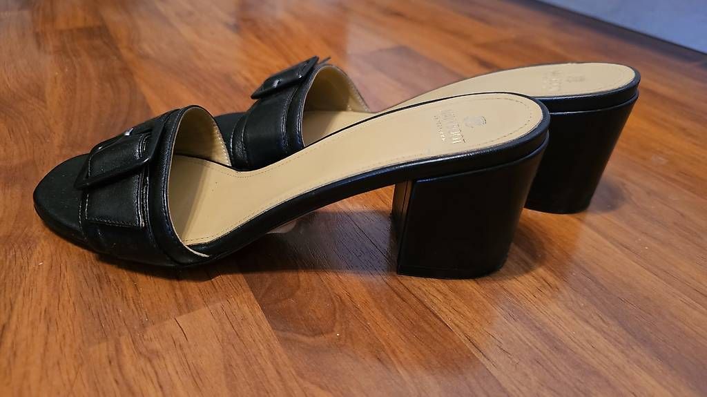 Scarpe da donna: Chaussures pour femmes nr.39 – Usato da Prangins venduto da olt_9ycd