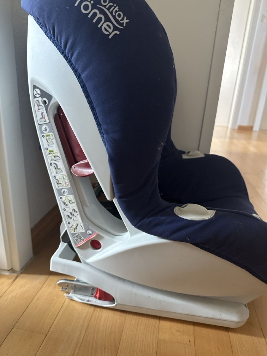 Britax Römer Sièges auto: Römer Britax kindersitz universal 9-18kg – D'occasion à Winkel par Olirickli05 2