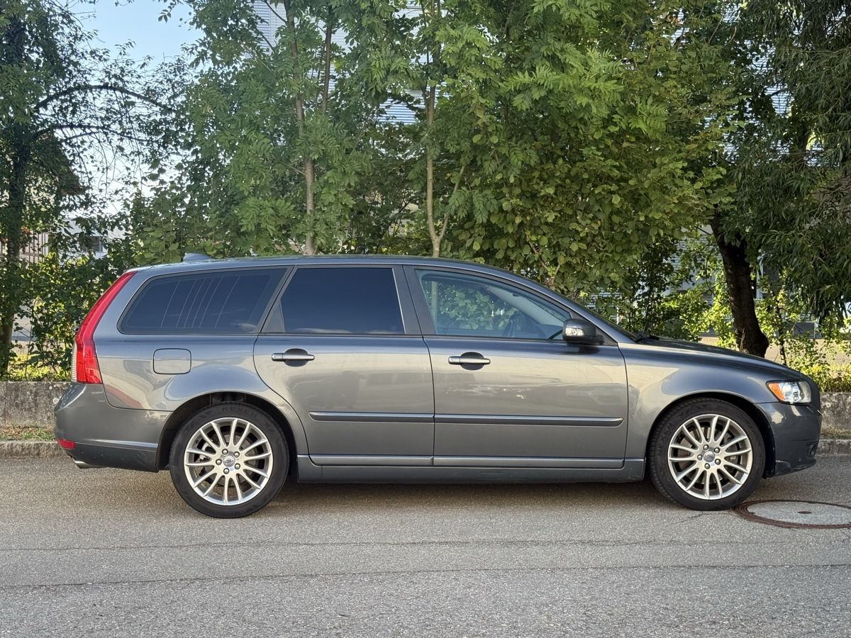 Volvo Autos: VOLVO V50 D5 – Gebraucht aus Wagen von Moha17 2