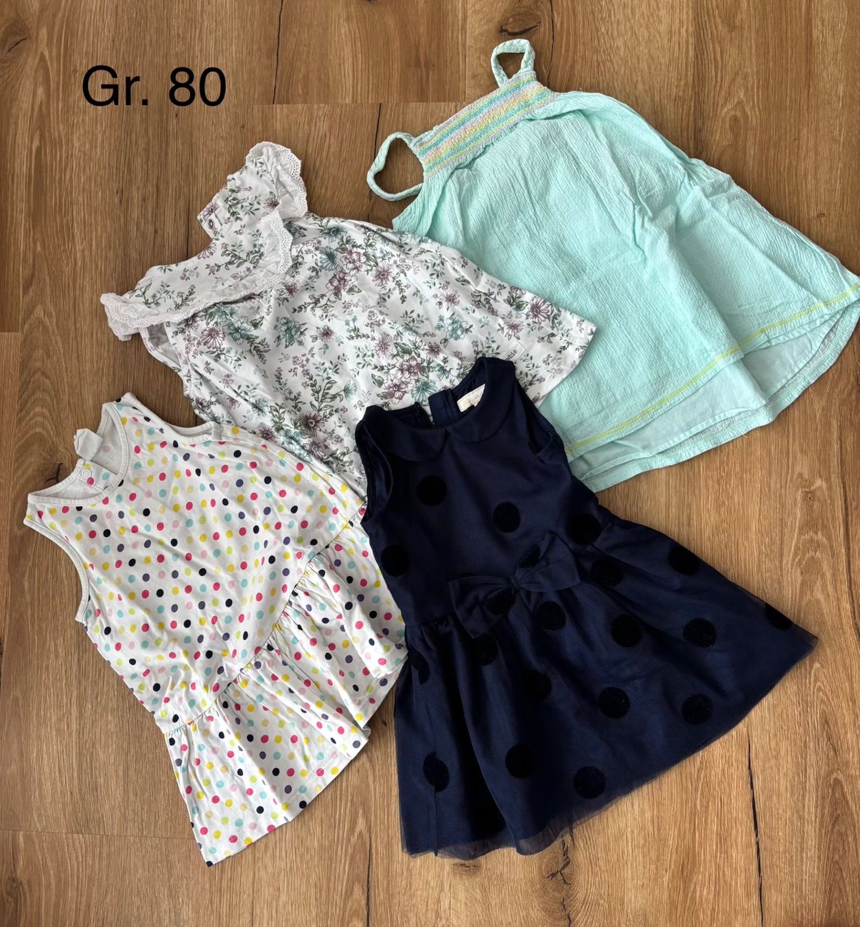 Lotti & Set di vestiti: Sommerkleiderpaket, Gr. 80 – Usato da Oberiberg venduto da mon_q7c2 1