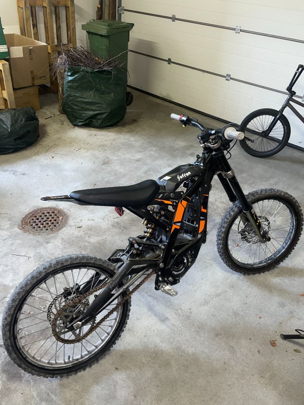 Sur-Ron Enduro: SUR-RON Lightbee X – D'occasion à Einsiedeln par andrg3