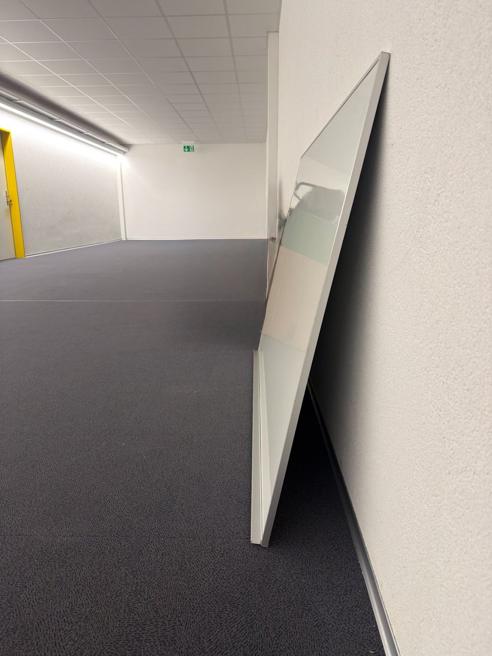 Lavagne: Whiteboard mit Alu Rahmen 1500 auf 1000 – Usato da Sins venduto da secureAir 2