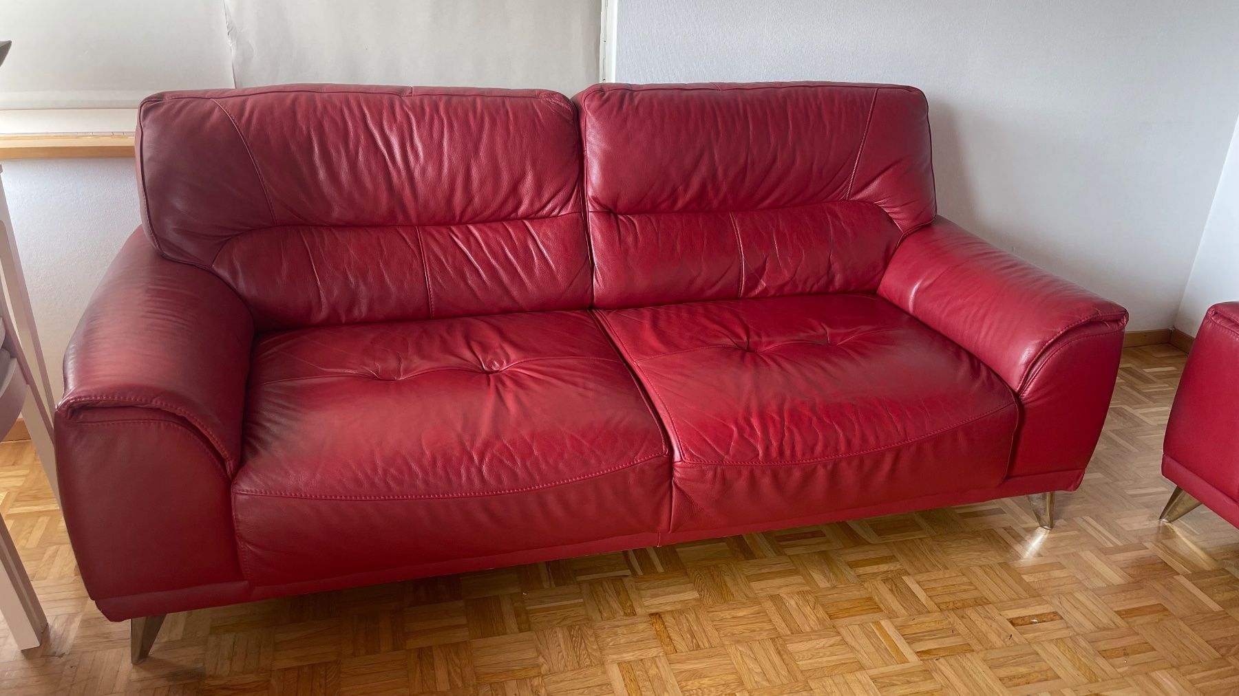 Divani: Zwei Rote Echtleder Sofas – Ideal für Wohnzimmer oder Büro – Usato da Kägiswil venduto da asp_9cd9 2