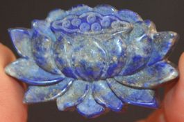 Deko Heilstein L-4905 – Lapislazuli Lotus Blume 3,8x2,4cm