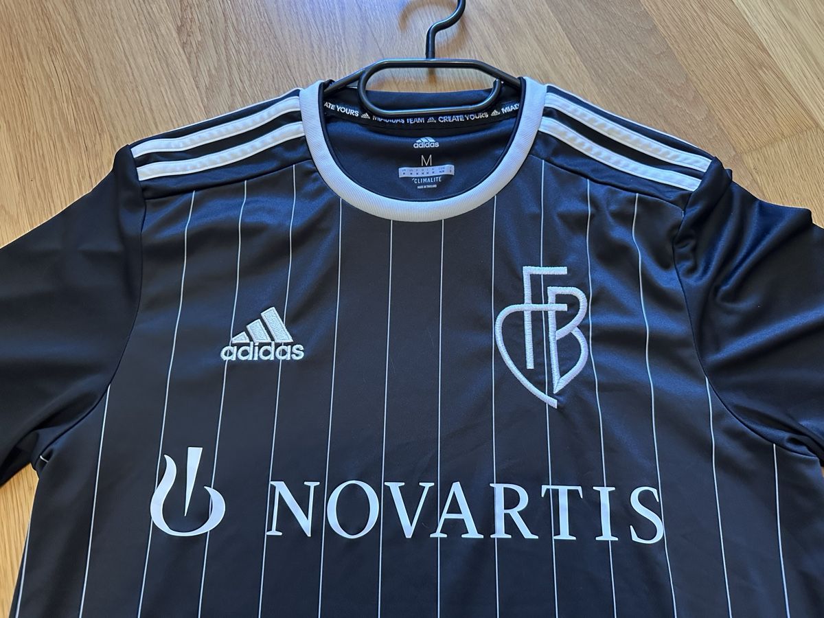 Adidas Canottiere & Pantaloni: FC Basel Trikot Grösse M – Usato da Grellingen venduto da Faebu7 2