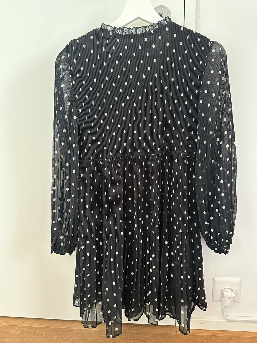 Zara Robes: Zara Kleid, Grösse XS – Neuf (Voir description) à Dänikon ZH par Annikaberg 1