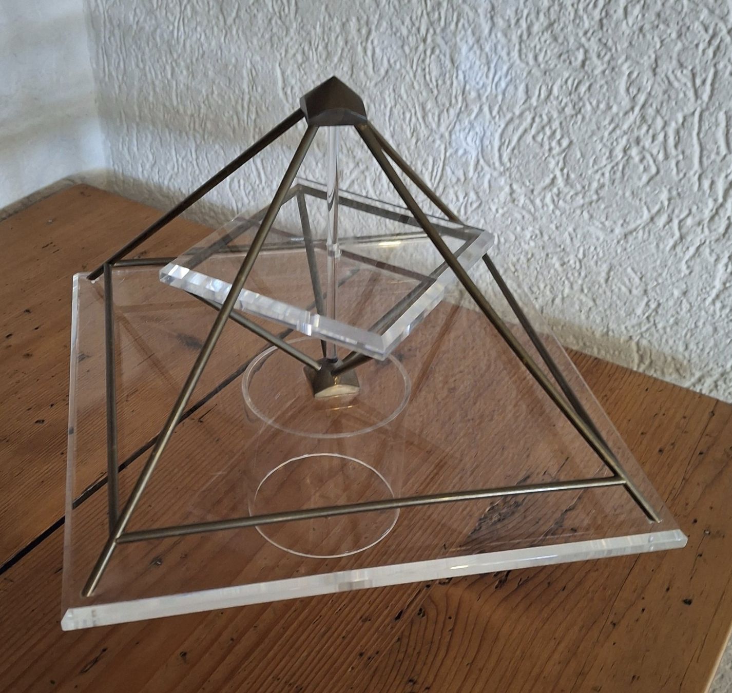 Sculture & Statue: Energiepyramide reguliert Störfelder, Grösse: 30x30 – Usato da Niedergösgen venduto da LiebeLebe