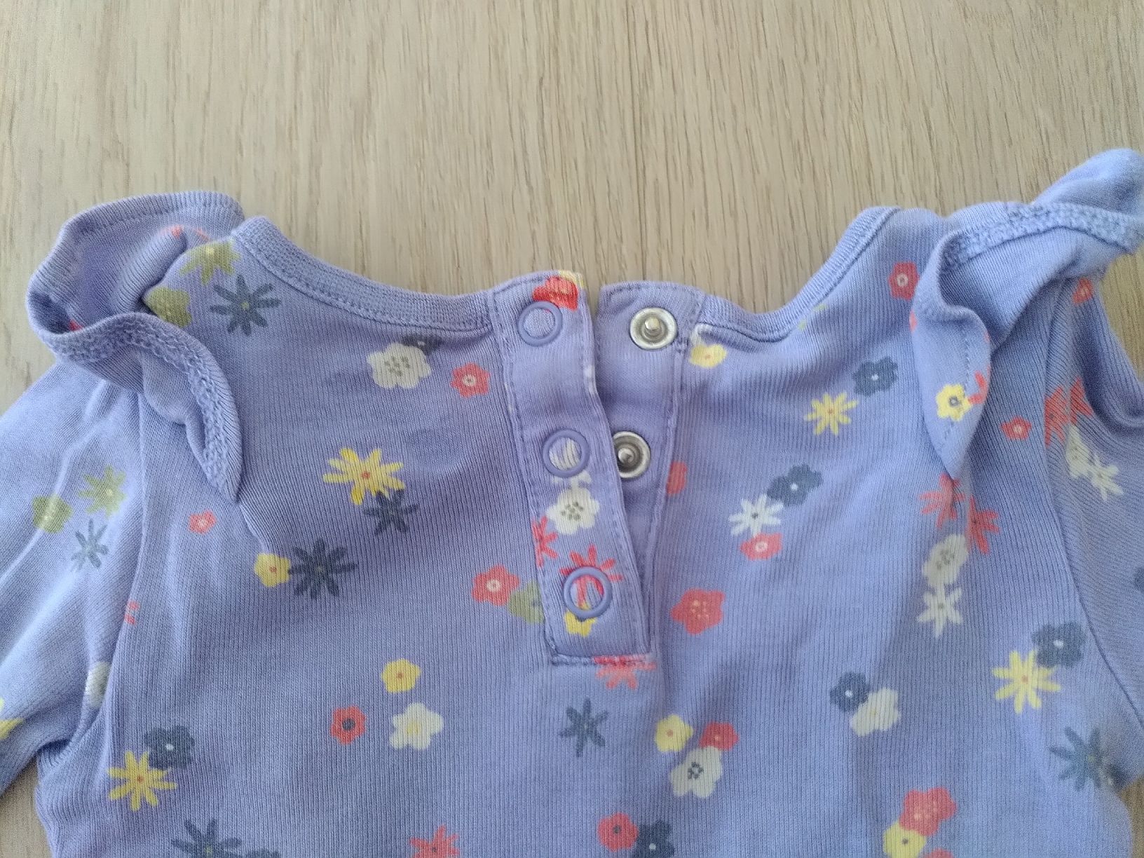 Tchibo Biancheria intima: Langarmbody - violett mit Blümchen - Grösse 74  – Usato da Penthaz venduto da ann_l7zt 3
