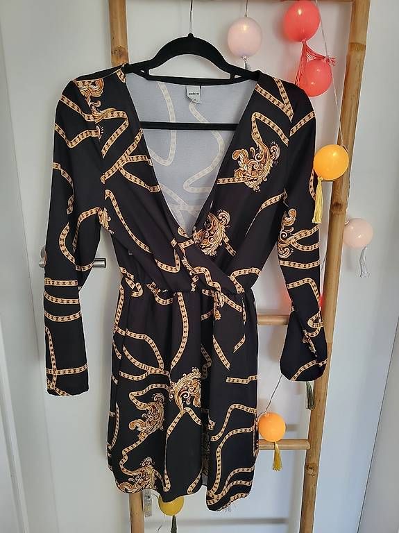 Kleider: Robe  – Gebraucht aus Ecuvillens von loloall