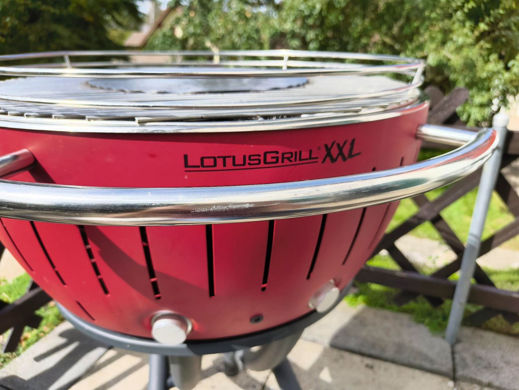 Lotusgrill Grills: Lotusgrill XXL rot – Gebraucht aus Oerlingen von G-funden 5