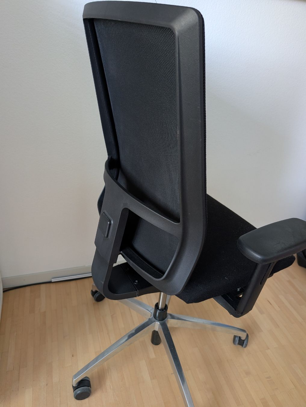 Sitag Stühle: Black Sitag office chair – Gebraucht aus Horgen von kim_belina24 2