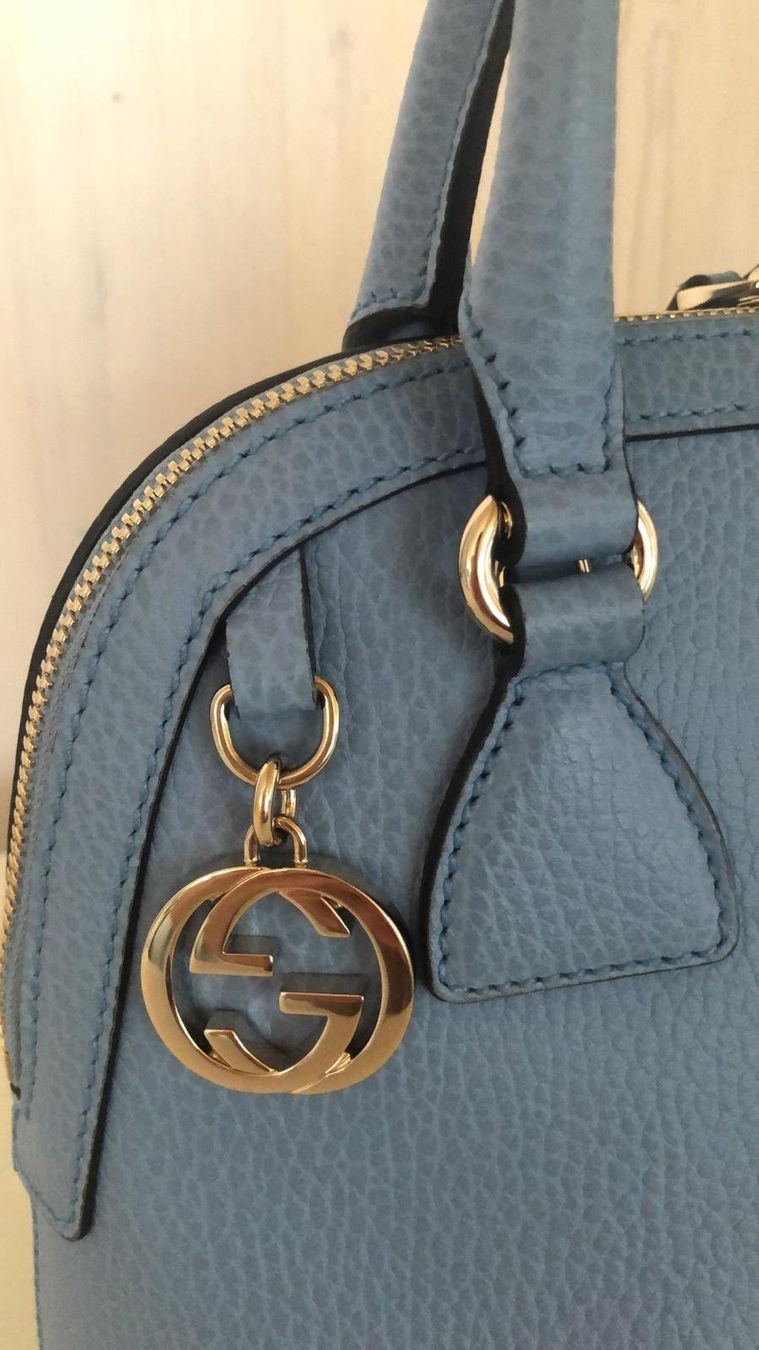 Gucci Borse da donna: Süsses Leder Täschli Gucci hellblau mit Schultergurt – Nuovo (secondo la descrizione) da Bern venduto da bal_lbx9 3