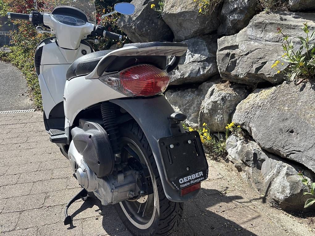 Strasse: Roller Aprilia  – Gebraucht aus Bolligen von sas_2b2f 3