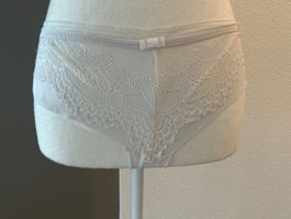 Damen Brazilian Slip weiss aus Spitzen von Triumph Gr. 40