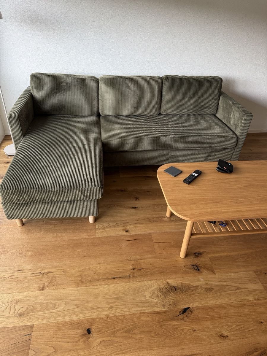 Divani: Gemütliches Ecksofa mit Rillenmuster - Top Zustand! – Usato da St. Gallen venduto da ass_5mtp