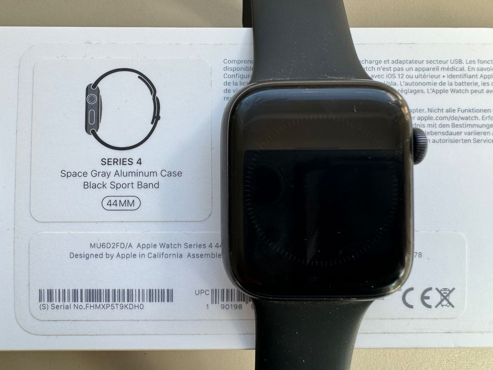 Series 4 space grey aluminum case black sport hot sale band